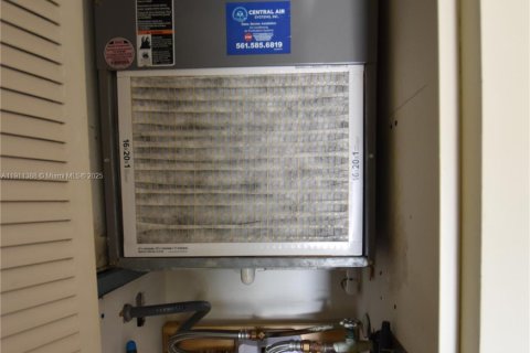 Casa en venta en West Palm Beach, Florida, 2 dormitorios, 77.02 m2 № 1967290 - foto 15