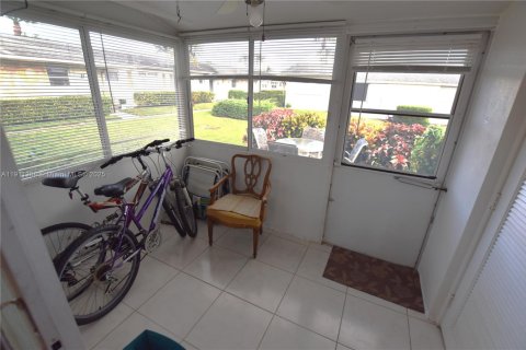 Casa en venta en West Palm Beach, Florida, 2 dormitorios, 77.02 m2 № 1967290 - foto 17