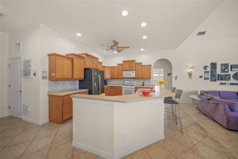 House in Sarasota, Florida 4 bedrooms, 230.49 sq.m. № 1902341 - photo 10