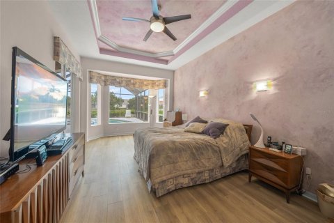 House in Sarasota, Florida 4 bedrooms, 230.49 sq.m. № 1902341 - photo 22