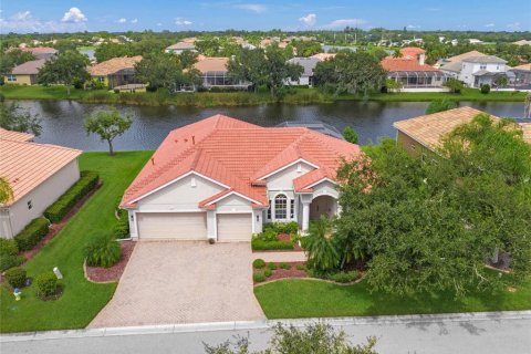 House in Sarasota, Florida 4 bedrooms, 230.49 sq.m. № 1902341 - photo 1