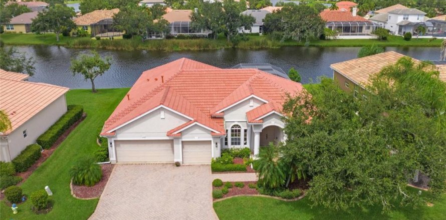 House in Sarasota, Florida 4 bedrooms, 230.49 sq.m. № 1902341