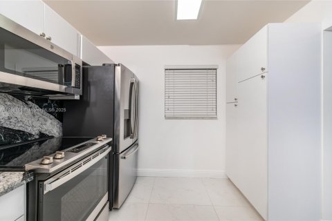 Copropriété à vendre à Miami, Floride: 1 chambre, 66.15 m2 № 1888180 - photo 3