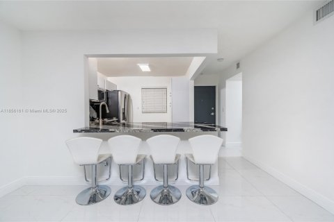 Copropriété à vendre à Miami, Floride: 1 chambre, 66.15 m2 № 1888180 - photo 10