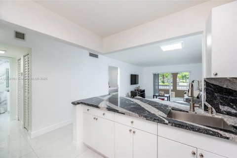 Copropriété à vendre à Miami, Floride: 1 chambre, 66.15 m2 № 1888180 - photo 4