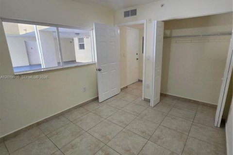 Снять в аренду кондоминиум в Майами, Флорида 2 спальни, 72.46м2, № 2077727 - фото 16