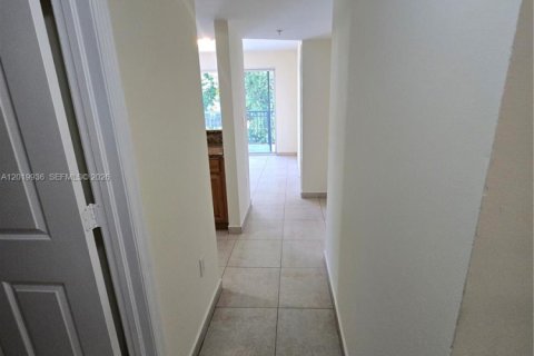 Снять в аренду кондоминиум в Майами, Флорида 2 спальни, 72.46м2, № 2077727 - фото 17