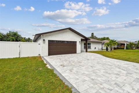 Casa en venta en Safety Harbor, Florida, 3 dormitorios, 178.93 m2 № 1904729 - foto 3