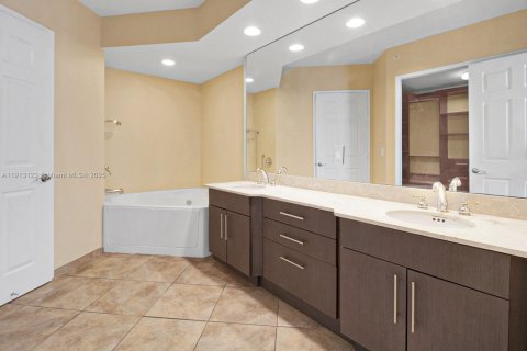 Condominio en venta en Aventura, Florida, 2 dormitorios, 149.57 m2 № 2077223 - foto 20