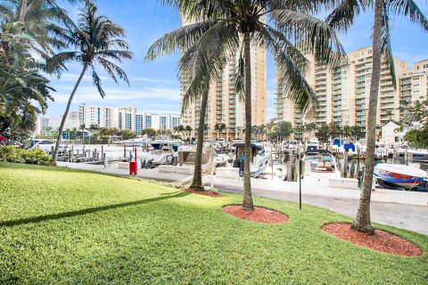 Condominio en venta en Aventura, Florida, 2 dormitorios, 149.57 m2 № 2077223 - foto 11