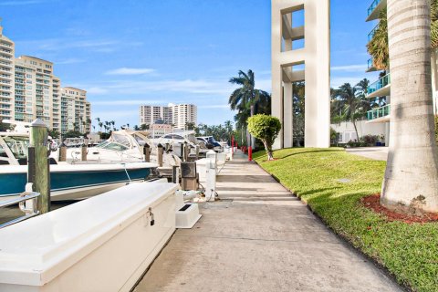 Condominio en venta en Aventura, Florida, 2 dormitorios, 149.57 m2 № 2077223 - foto 10
