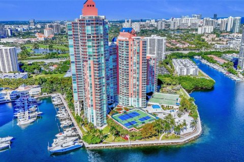 Condominio en venta en Aventura, Florida, 2 dormitorios, 149.57 m2 № 2077223 - foto 3