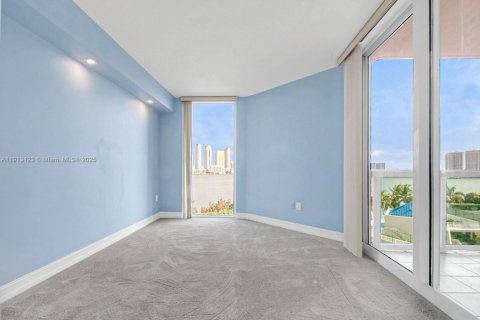 Condominio en venta en Aventura, Florida, 2 dormitorios, 149.57 m2 № 2077223 - foto 28