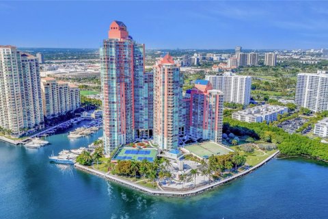 Condominio en venta en Aventura, Florida, 2 dormitorios, 149.57 m2 № 2077223 - foto 2