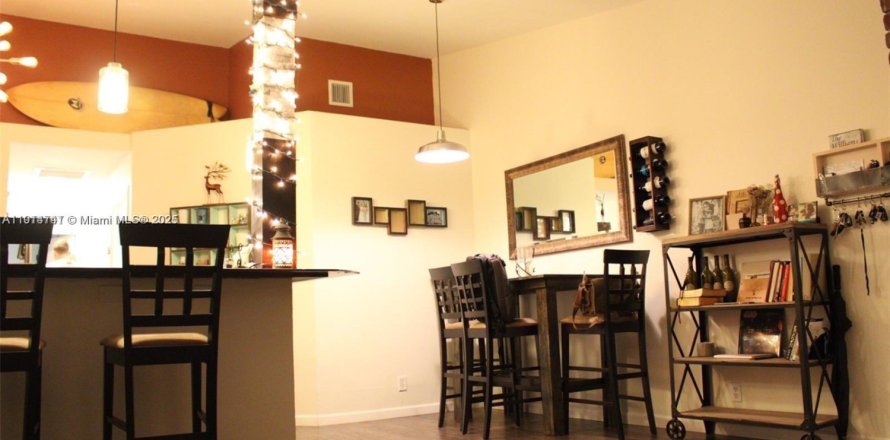 Touwnhouse à Sunrise, Floride 2 chambres, 100.98 m2 № 1971291