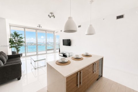 Condo in Miami, Florida, 2 bedrooms № 2078772