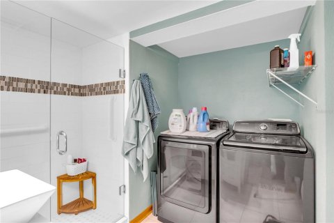 Condo in Winter Springs, Florida, 4 bedrooms № 2097997 - photo 16