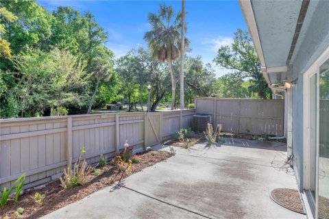 Condo in Winter Springs, Florida, 4 bedrooms № 2097997 - photo 17