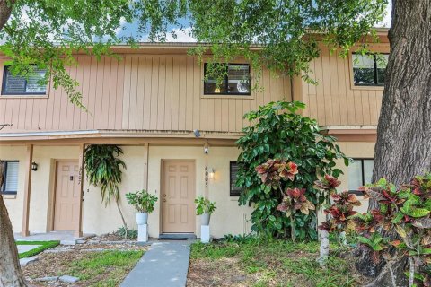 Townhouse in Tampa, Florida 2 bedrooms, 96.34 sq.m. № 2215000