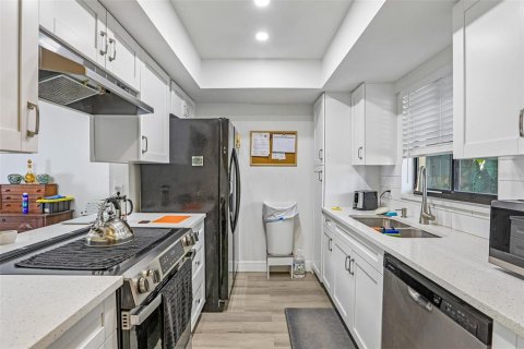 Купить таунхаус в Тампа, Флорида 10 комнат, 96.34м2, № 2215000 - фото 4