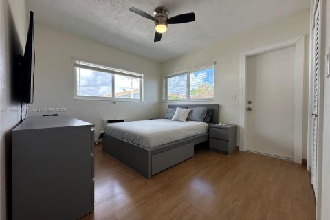 Condo in Hallandale Beach, Florida, 2 bedrooms  № 1728071 - photo 8
