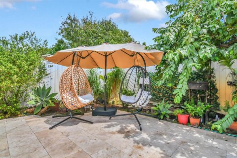 House in Cutler Bay, Florida 3 bedrooms, 137.5 sq.m. № 2382830 - photo 26