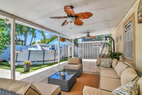 House in Cutler Bay, Florida 3 bedrooms, 137.5 sq.m. № 2382830 - photo 25