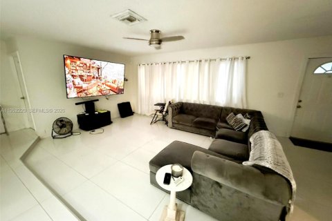 Villa ou maison à vendre à Pembroke Pines, Floride: 3 chambres, 167.5 m2 № 2006582 - photo 15