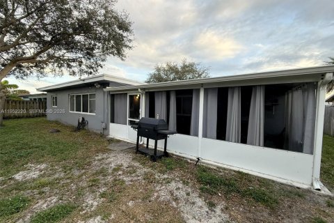 Villa ou maison à vendre à Pembroke Pines, Floride: 3 chambres, 167.5 m2 № 2006582 - photo 25