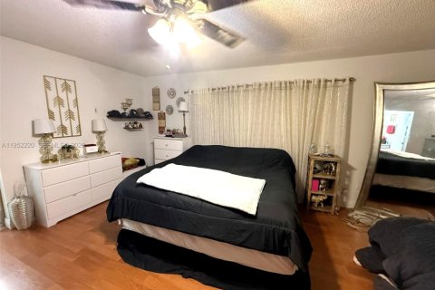 Villa ou maison à vendre à Pembroke Pines, Floride: 3 chambres, 167.5 m2 № 2006582 - photo 20