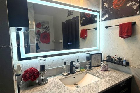 Casa en venta en Pembroke Pines, Florida, 3 dormitorios, 167.5 m2 № 2006582 - foto 7