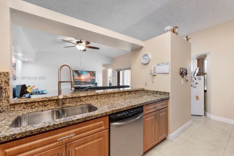 Купить виллу или дом в Майами, Флорида 4 спальни, 202.06м2, № 2051847 - фото 11