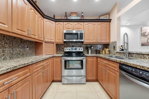 Купить виллу или дом в Майами, Флорида 4 спальни, 202.06м2, № 2051847 - фото 13