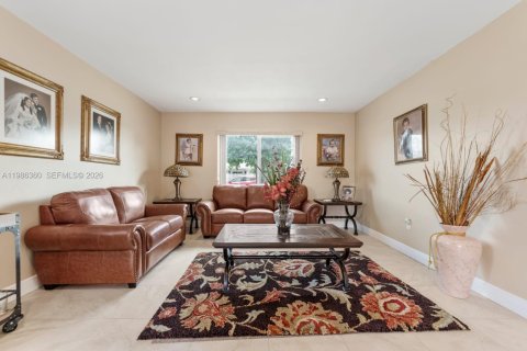 Купить виллу или дом в Майами, Флорида 4 спальни, 202.06м2, № 2051847 - фото 10