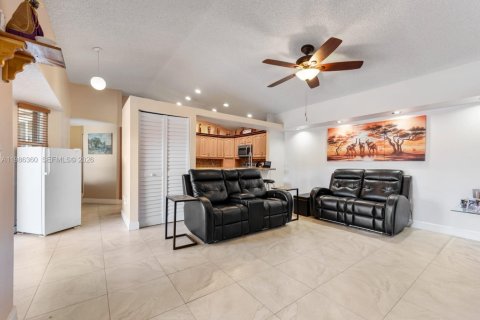 Купить виллу или дом в Майами, Флорида 4 спальни, 202.06м2, № 2051847 - фото 16