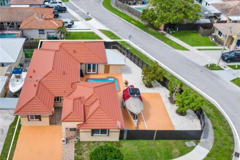 Купить виллу или дом в Майами, Флорида 4 спальни, 202.06м2, № 2051847 - фото 3