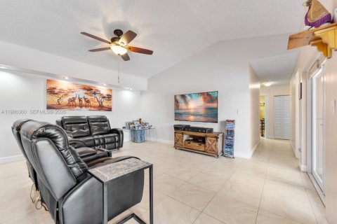 Купить виллу или дом в Майами, Флорида 4 спальни, 202.06м2, № 2051847 - фото 15