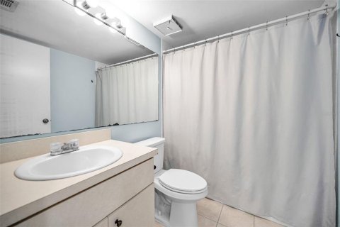 Купить кондоминиум в Тарпон-Спрингс, Флорида 5 комнат, 90.95м2, № 2149178 - фото 23