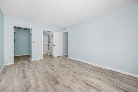 Купить кондоминиум в Тарпон-Спрингс, Флорида 5 комнат, 90.95м2, № 2149178 - фото 18