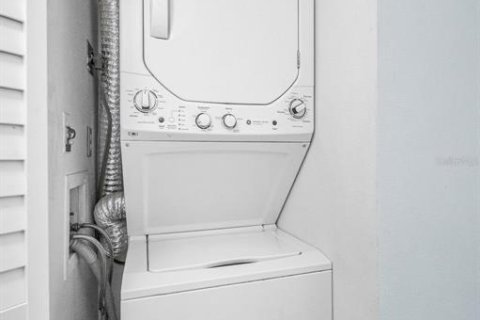 Купить кондоминиум в Тарпон-Спрингс, Флорида 5 комнат, 90.95м2, № 2149178 - фото 13