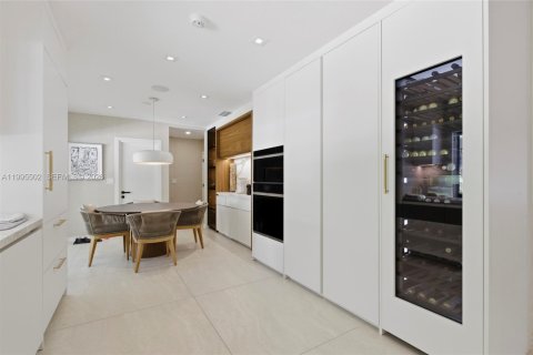 Купить виллу или дом в Саут-Майами, Флорида 4 спальни, 234.49м2, № 2058532 - фото 14