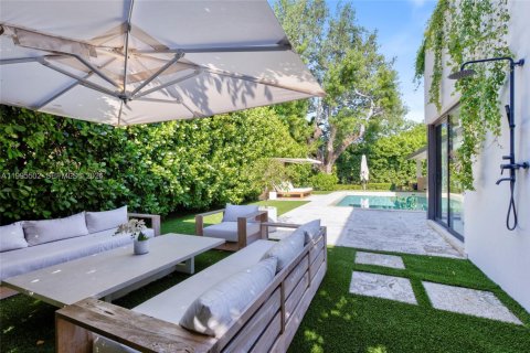 Купить виллу или дом в Саут-Майами, Флорида 4 спальни, 234.49м2, № 2058532 - фото 21