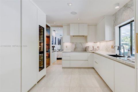 Купить виллу или дом в Саут-Майами, Флорида 4 спальни, 234.49м2, № 2058532 - фото 12