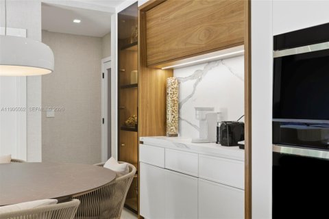 Купить виллу или дом в Саут-Майами, Флорида 4 спальни, 234.49м2, № 2058532 - фото 15