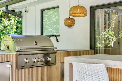 Купить виллу или дом в Саут-Майами, Флорида 4 спальни, 234.49м2, № 2058532 - фото 19