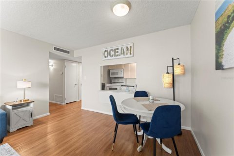 Copropriété à vendre à Cocoa Beach, Floride: 2 chambres, 75.81 m2 № 2333925 - photo 8