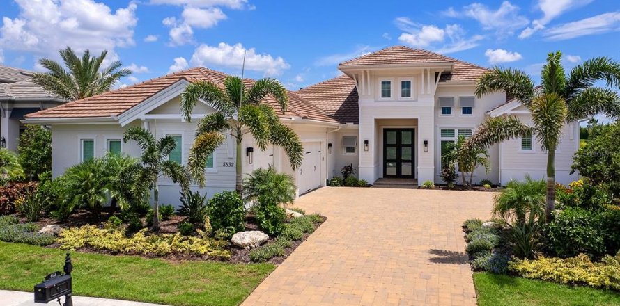 House in Lakewood Ranch, Florida 5 bedrooms, 389.54 sq.m. № 1880456