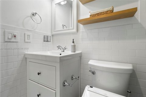 Casa en venta en South Miami, Florida, 2 dormitorios, 97.55 m2 № 2032450 - foto 21