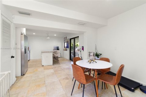 Casa en venta en South Miami, Florida, 2 dormitorios, 97.55 m2 № 2032450 - foto 11