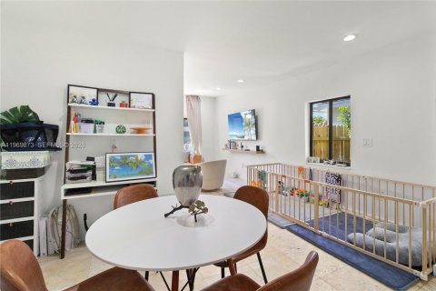 Casa en venta en South Miami, Florida, 2 dormitorios, 97.55 m2 № 2032450 - foto 8